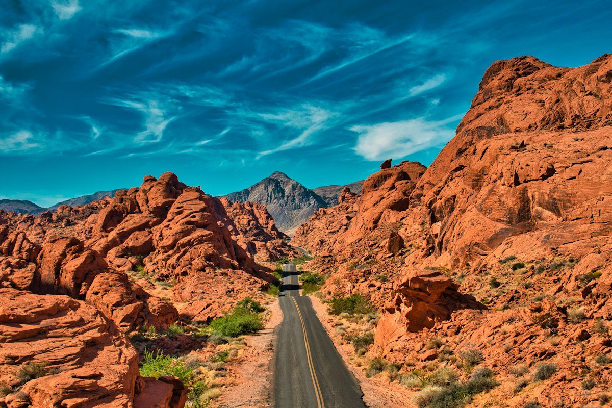 Route dans le désert près de Las Vegas